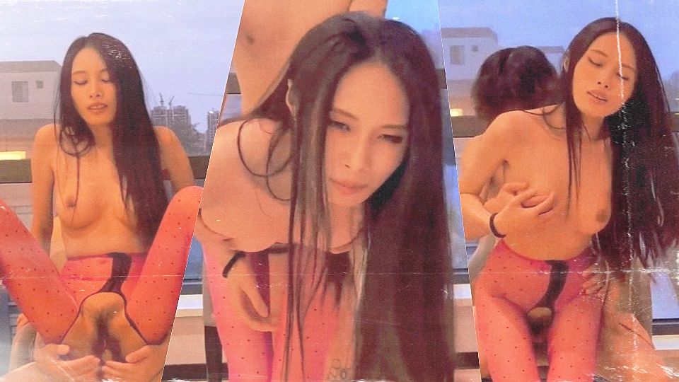 重磅泄密【中原炮王】极品小姐姐，完美露脸，白虎美穴被干喷，水量相当大 (1)